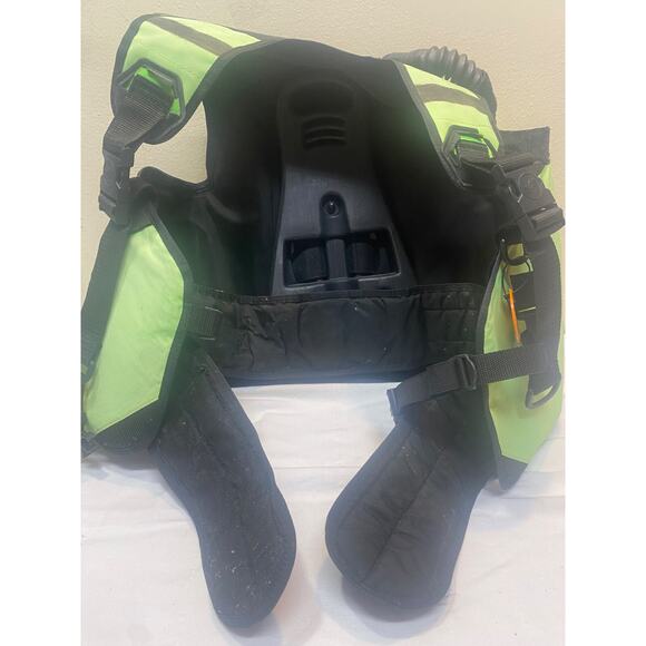 Sherwood Scuba Silhouette Vest Size Medium M - Picture 10 of 16